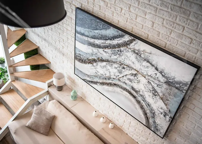 Bright Duplex Loft Next To The City Center By Rems